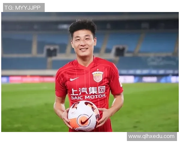 足球明星与中国朋友的温馨瞬间分享,见证友谊与激情的交融 足球明星与中国朋友的温馨瞬间分享,见证友谊与激情的交融