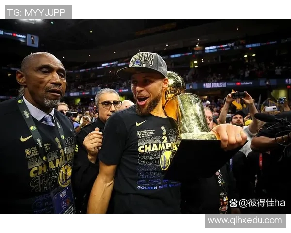 足球明星们如何看待库里的球场表现与领导能力分析