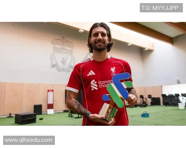 足球明星的卓越表现如何让球迷为之疯狂与赞叹 足球明星的卓越表现如何让球迷为之疯狂与赞叹